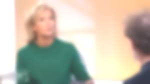 Check spelling or type a new query. Le Pull Col Rond 6 Fils 100 Cachemire De Claire Chazal Dans Passage Des Arts Du 20 01 2020 Spotern