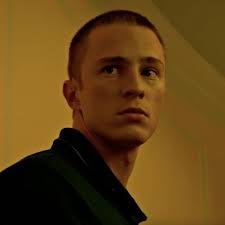 Lucy Sinclair (@AVeryUniqueOne)