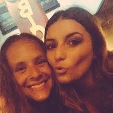 Angela Estela (@angie_cena)