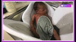 We won baby maternity's 2015 top choice of the year award for our blooming bath plush flower bath. Newborn S First Bath L Blooming Bath L Vlog 3 Youtube