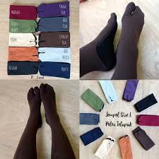 Perpaduan antara warna coklat dan merah marun menciptakan warna dengan sidikit lapisan merah yang gelap. Kaos Kaki Jempol Warna Polos Telapak Remaja Dewasa Muslim Abu Hitam Marun Hijau Navy Coklat Ungu Terbaru Agustus 2021 Harga Murah Kualitas Terjamin Blibli