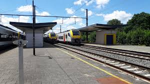 Samen met de deelgemeenten daknam en eksaarde telt lokeren zo'n 40.000 inwoners. My Old Photo Siemens Desiro Ml In Lokeren Station 3x Trains
