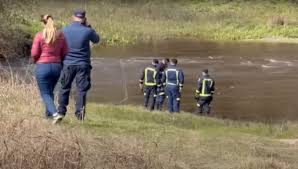 Búsqueda Intensa en Río Negro: Buzos Buscan a Padre e Hijos Desaparecidos