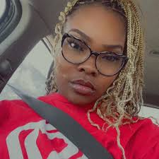 Elaine Lee (@ironesha.lee) • Facebook