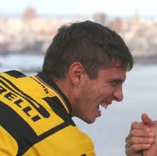 Es difícil encontrar un país más polarizado por el fútbol que Uruguay 🇺🇾.  Peñarol y Nacional reúnen a más del 80% de los hinchas del país, una  rivalidad que solo encuentra equivalentes