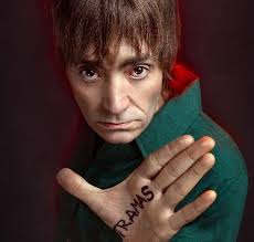 Tramas»: el primer libro de Rodrigo Martín, el legendario vocalista de  Juana La Loca