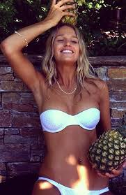 Australian snowboarder alex 'chumpy' pullin has drowned while spearfishing at palm beach on the gold coast. Alex Chumpy Pullin S Girlfriend On Hand For Support On Frustrating Day Herald Sun