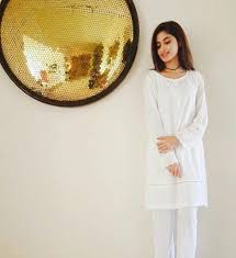 Simplicity Is Beauty Sajal Ali Styled By Anilamurtaza In A Comfortable White Kurta Pajama Beautiful Pakistani Dresses Kids Fashion Dress Pakistani Outfits