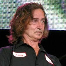 BARRY GOUDREAU Hoy cumple 67 años el guitarrista estadounidense Barry  Goudreau nacido en Boston. Fue uno de los miembros fundadores de la banda  Boston en la que militó hasta 1981 participando en