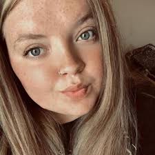 🟨🟩 . . . . . . . .#Netflix . #jenniferlopez #alexandradaddario  #AngelinaJolie #MeganFox #margotrobbie #chrisevans #ChristianBale  #AnneHathway #BrieLarson #ScarlettJohansson #elizabetholsen #JenniferLopez  #JenniferAniston #JenniferLawrence ...