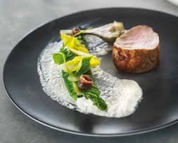 Filet Mignon De Veau Feuille De Romaine Farcie A La Faisselle Rians Anchois Et Artichauts Poivrades Filet Mignon De Veau Filet Mignon Artichaut