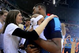 Cuba natoinal team volleyball player. Wilfredo Leon I Jego Zona Torunianka Prywatnie Zobacz Rodzinne Zdjecia Siatkarskiej Megagwiazdy Nowosci Dziennik Torunski