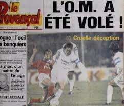 Om managern josé mourinho håller sin linje spelar landslagsmittbacken från start mot benfica. 18 Avril 1990 Benfica Om Bien Loin De La Main De Dieu Guy Truite