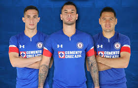 It all starts with the famous blue with contrasting red and white features on the collar and sleeves. Jersey Cruz Azul 2018 19 Cambio De Camiseta