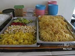 Penampakan lembaga seperti wanita dengan rambut mengerbang di ruang tamu semasa rumah terbuka hari raya di jelebu, negeri sembilan. Resepi Rumah Terbuka Hari Raya Resepi Bergambar