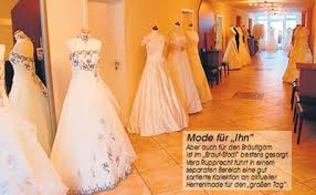 Finde dein brautkleid bei p&c und sieh nicht nur strahlend aus, sondern verwirkliche deinen traum bestelle brautkleider mit 0€ versand zu dir nach hause Firmeneintrag Von Brautstodl Vera Rupprecht In Weiden In Der Oberpfalz