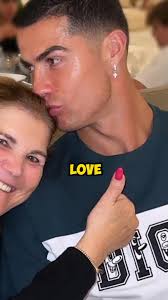 Ronaldo Will Choose His Mom Or Wife _ 😱😰 #foryou #ronaldo #cr #football  #unitedstates