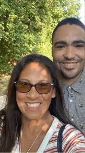 Ramona Freeland's Instagram, Twitter & Facebook