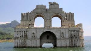 Era un importante crocevia dal quale nel medioevo si potevano raggiungere facilmente le città di modena e massa. Il Lago Di Vagli Svuotamento Nel 2021 Riemergera Il Paese Sommerso La Repubblica