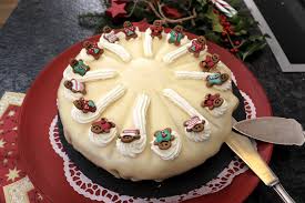 Den kuchen in quadrate (à 31/2 x 31/2 cm). Mohn Marzipan Und Johannisbeergelee Sind Ein Tolles Geschmackstrio Das Schmeckt Nicht Nur Zu Weihnachten Marzipantorte Mohn Marzipan Torte Lebensmittel Essen