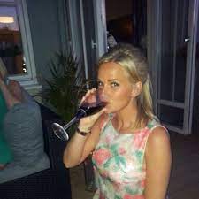 42 larsson är sedan flytten hem till sverige från england 2018 bosatt i eskilstuna. Tina Lonnberg Tinalonn Twitter