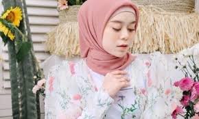 Terlebih lagi, lesti kejora langsung menempati peringkat lima, di mana belum ada pesohor perempuan asal indonesia yang berhasil menembus peringkat tersebut. Lesti Kejora Biodata Arsip Berita Hari Ini Kabar Harian Terbaru Terkini