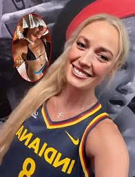 Lexie Hull and friend wear matching outfits