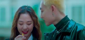 Em họ Hoài Lâm tung MV, lập tức bị gọi là "bản sao Sơn Tùng M-TP"