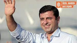 Ağır ceza mahkemesince 4 yıl 8 ay hapse mahkum edilmiş, karar, istinaf mahkemesince hukuka uygun bulunmuştu. Selahattin Demirtas Ne Zaman Tahliye Olacak