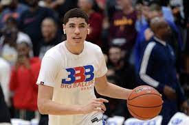 Jimmy garoppolo's girlfriend is a vip bottle service waitress? Lonzo Ball Vater Mutter Bruder Familie Freundin Grosse Gewicht