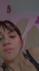 Courtney Batson's Instagram, Twitter & Facebook