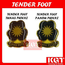 Pastikan anda menyemak kedudukan lencana sekolah bagi tahun 2020 sebelum anda tampal lencana tersebut bagi mengelakkan kesilapan berlaku. Jahit Lencana Sekolah Agama Johor