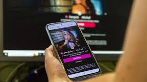 Affaire Jacquie et Michel : Osez le féminisme ! demande le retrait des  vidéos sur le site et la fermeture de la chaîne télévisée