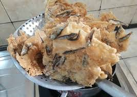 Ingin menyimpan ikan sebelum dimasak? Resep Memasak Peyek Ikan Asin Kecil Enak Resep Enyak