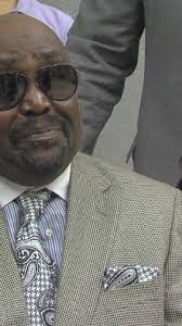 Randall Crutcher's Instagram, Twitter & Facebook