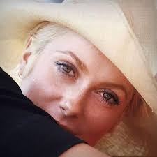 Dana Delany and Friends of China Beach 🌹🌹