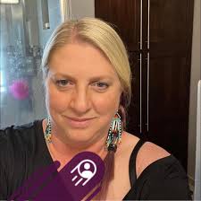 Has anyone used a Yarn Swift to help keep yarn organised when untangling  knots? Did it make it easier or harder? I tried for the first time just  now, it certainly made