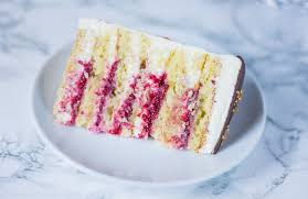 Himbeer Champagne Geburtstagstorte Mit Vanille Creme Rezept Mascarponecreme Fur Torte Kuchen Ideen Himbeeren