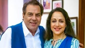 Dharmendra, in his tweet wrote, rajini a darling. Hema Malini On Staying Away From Dharmendra For More Than A Year Amid Covid 19 Pandemic Filmibeat