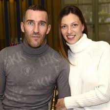 Ricksen katolikus volt, de kijelentette, hogy át kíván térni az ortodox vallásra. Veronika Ricksen Ricksenveronika Twitter