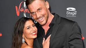 Evas community kann mit diesem vornamen aber offensichtlich nicht viel anfangen! Trennung Trotz Schwangerschaft Bachelor Star Eva Benetatou Rechnet Mit Ihrem Chris Ab