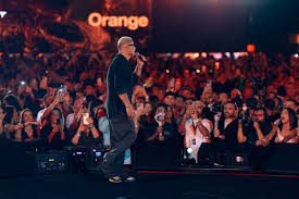 Image result for tbn:ThJbLJ9iWaHS_M::www.amrdiab.net/wallpapers/AmrDiab_Net_Kammel%2520(6).jpg