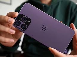 صورة توضح OnePlus 15 ينطلق عالميًا: ثورة في التصميم والأداء بألوان تخطف الأنظار | موقع تقني لايف