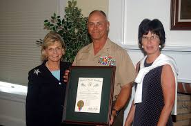 File:Beverly Perdue with Robert and Karen Dickerson USMC-03009.jpg