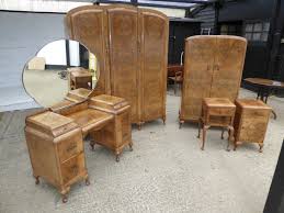 Art deco bedroom furniture, mid century modern vintage bedroom, antique bedroom furniture. Burr Walnut Art Deco Bedroom Suite C 1930 El7 60 La61514 Loveantiques Com