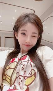 冯提莫- 冯提莫added a new photo.