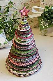 Albero A Strati Recycled Christmas Tree Creative Christmas Trees Christmas Diy