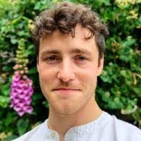 Freddy Holder's Instagram, Twitter & Facebook