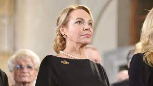 Dagmar havlová, rodená veškrnová je česká herečka. Nakladatelstvi Bauer Media Zvazuje Ze Poda Opravny Prostredek V Soudnim Sporu S Havlovou Irozhlas Spolehlive Zpravy