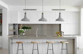Beton Cire Pour Plan De Travail De Cuisine 25 Idees Modernes Coastal Kitchen Design Contemporary Kitchen Design Contemporary Kitchen